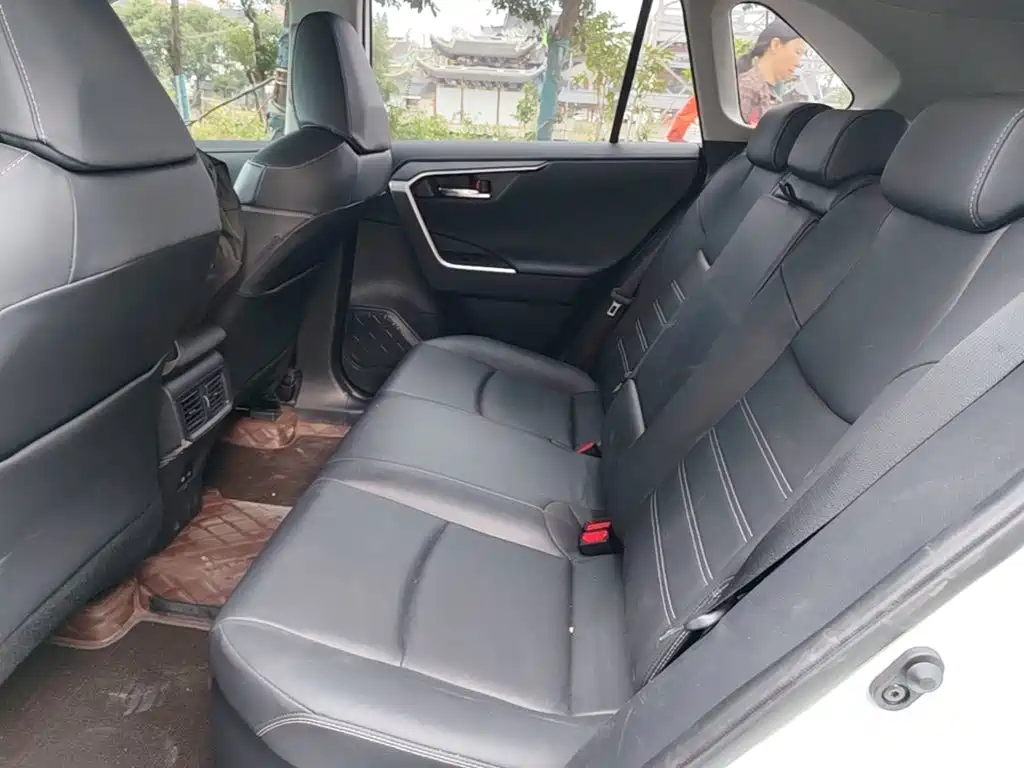 Toyota RAV4 — миниатюра 17