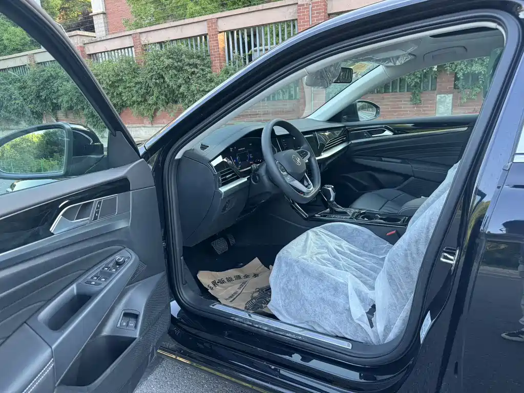Volkswagen Passat 2025 430PHEV