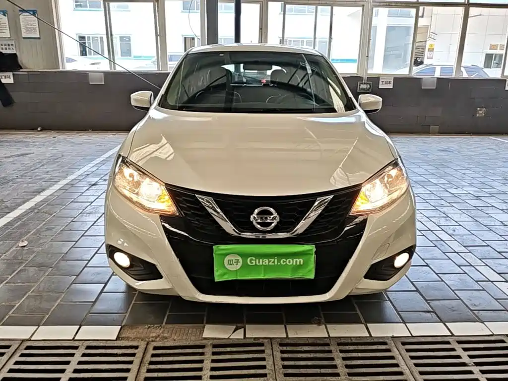 Nissan Tiida — миниатюра 3