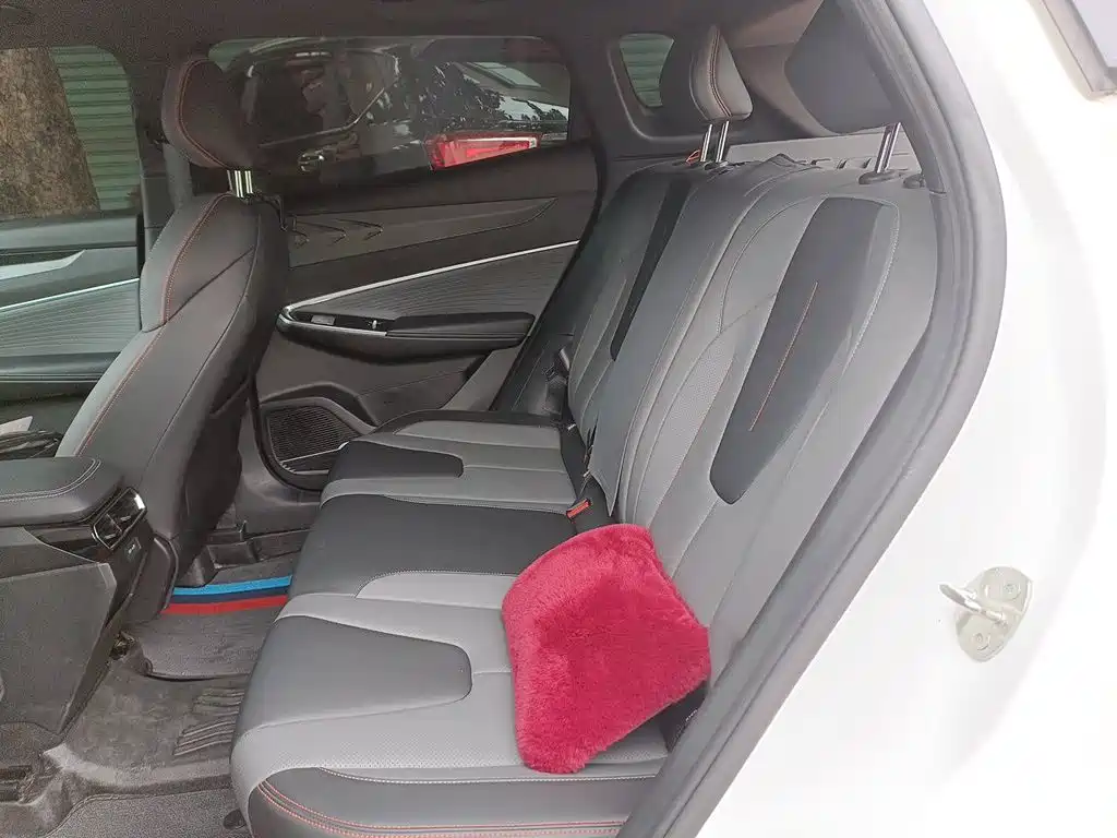 Geely Boyue — миниатюра 13