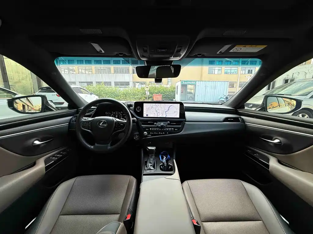 Lexus ES — миниатюра 7