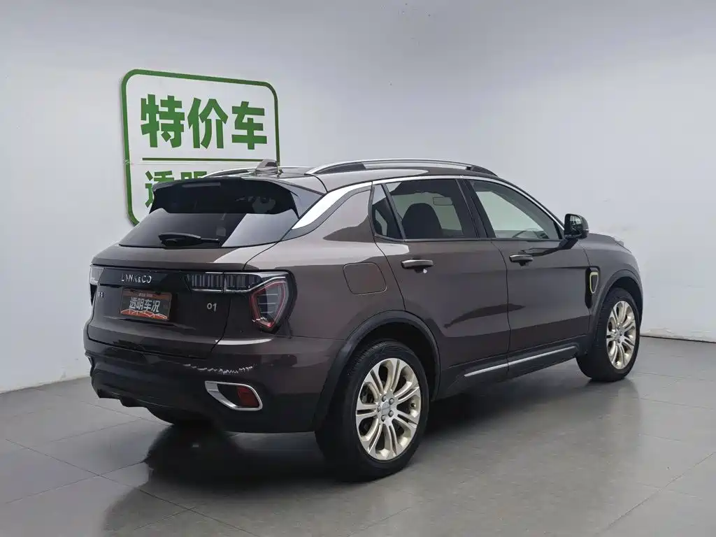 Lynk & Co 01 2017 2.0T Pro