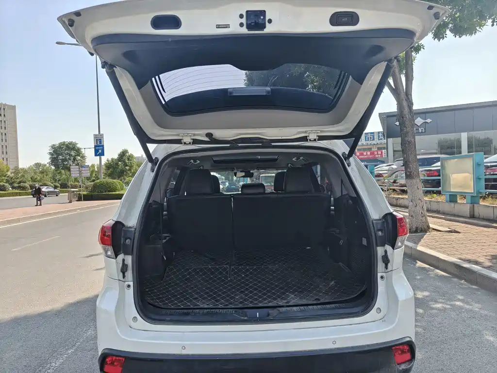 Toyota Highlander — миниатюра 9
