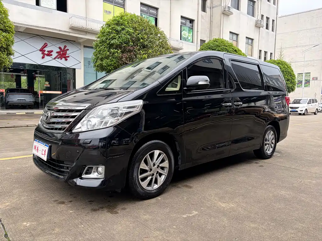 Toyota Alphard 2013