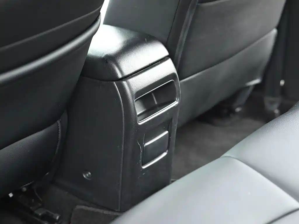Nissan Tiida — миниатюра 15