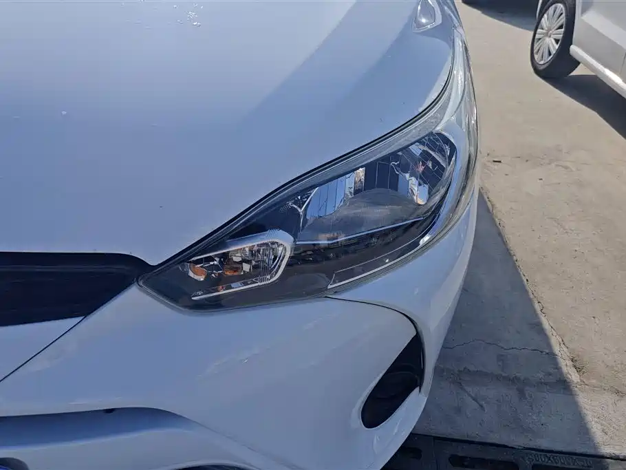 TOYOTA YARIS L TO ENJOY