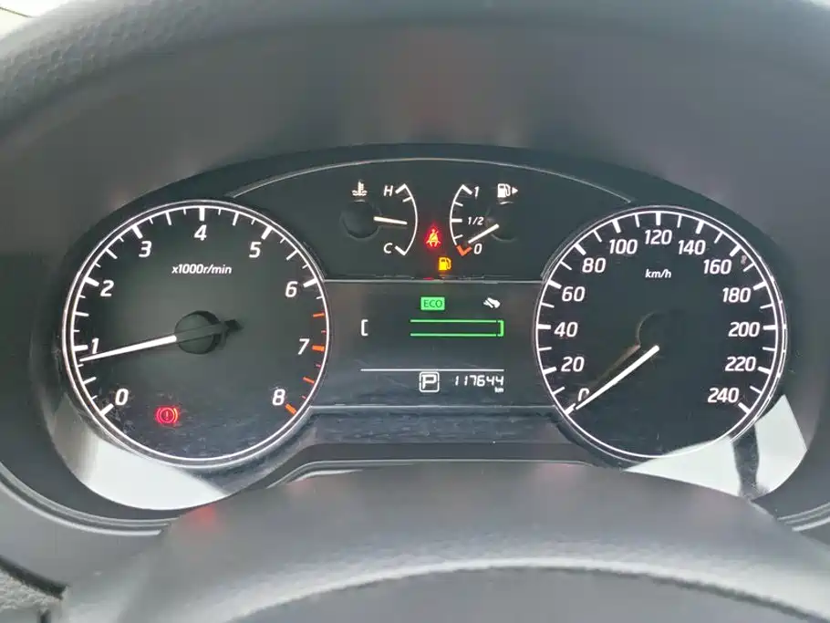 Nissan Tiida — миниатюра 14