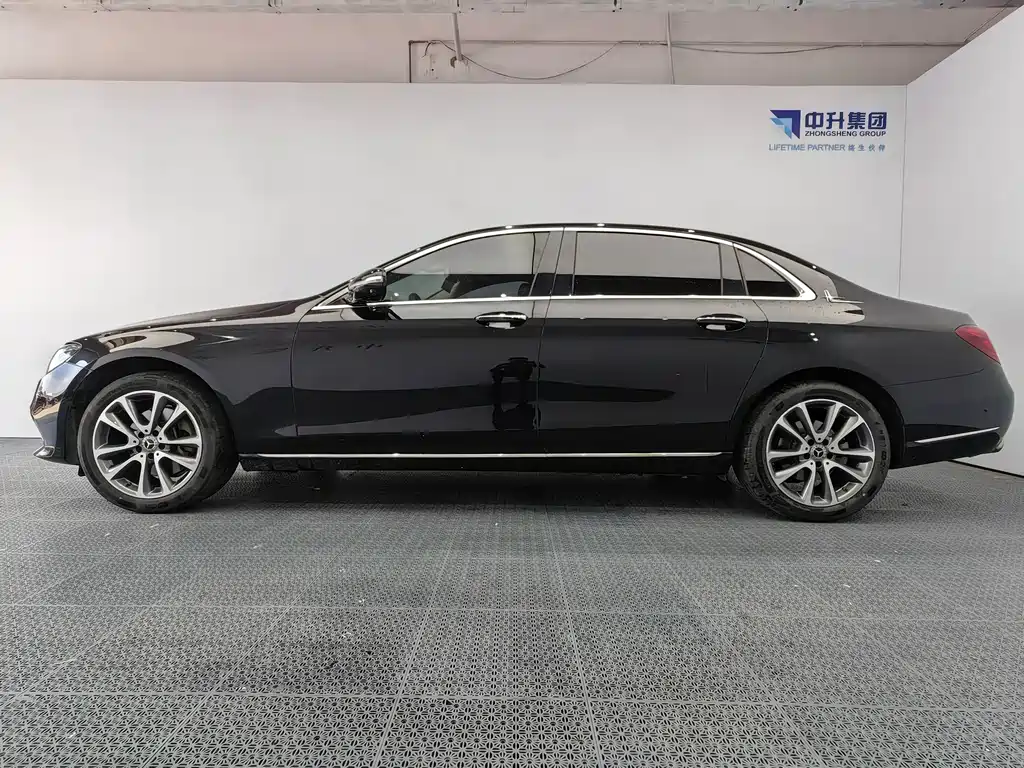 Mercedes-Benz E-Class — миниатюра 7