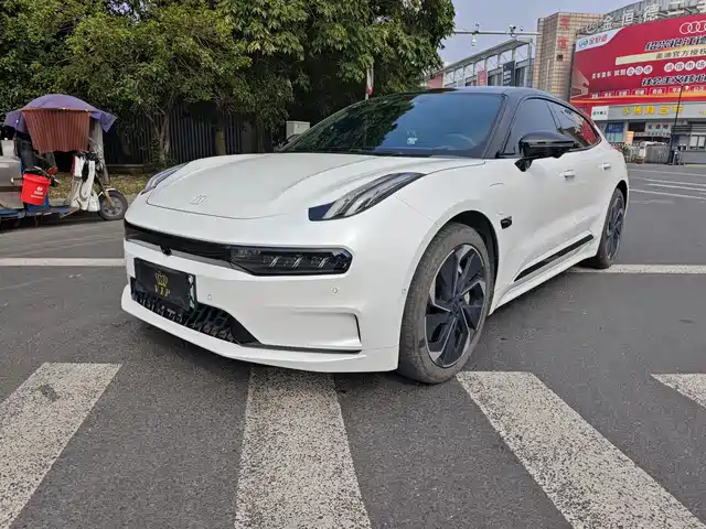 Zeekr 001 2023
