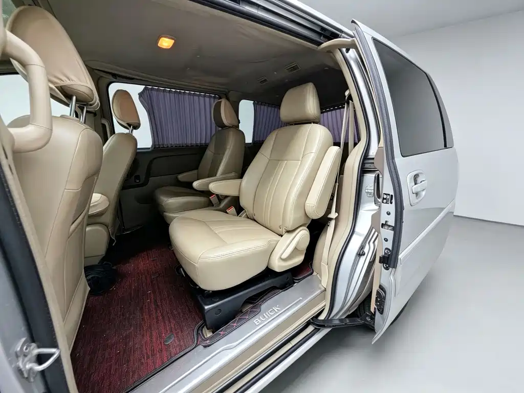 Buick GL8 — миниатюра 12