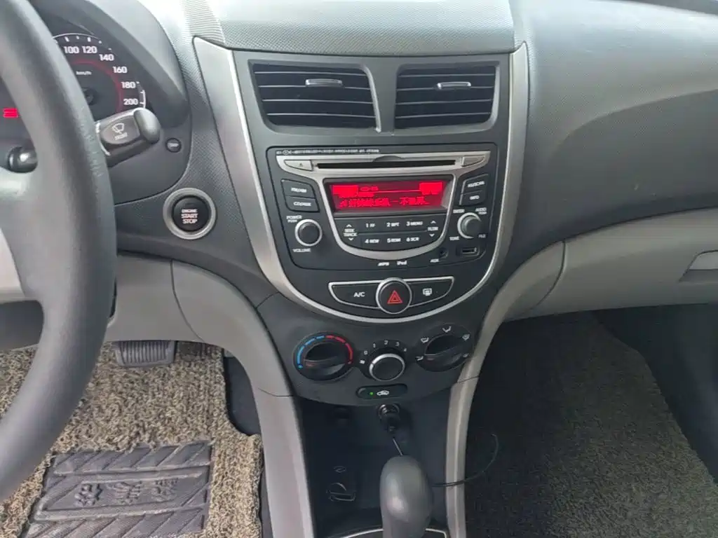 Hyundai Verna — миниатюра 13
