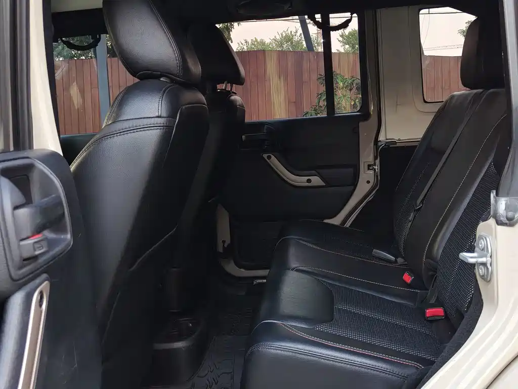 Jeep Wrangler — миниатюра 7