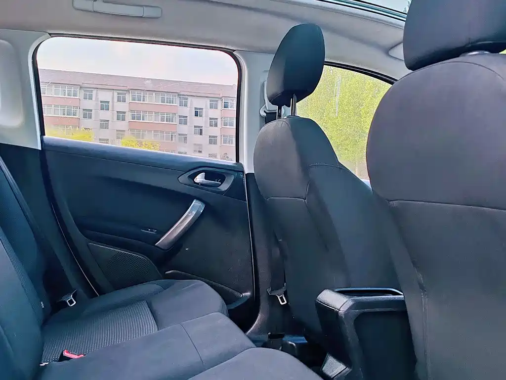 Peugeot 2008 1.6L Auto Fashion Edition, фото 24