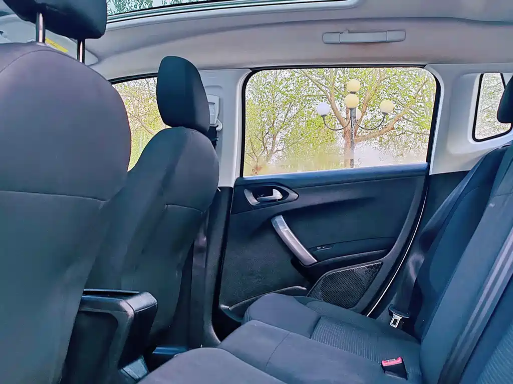 Peugeot 2008 1.6L Auto Fashion Edition, фото 23