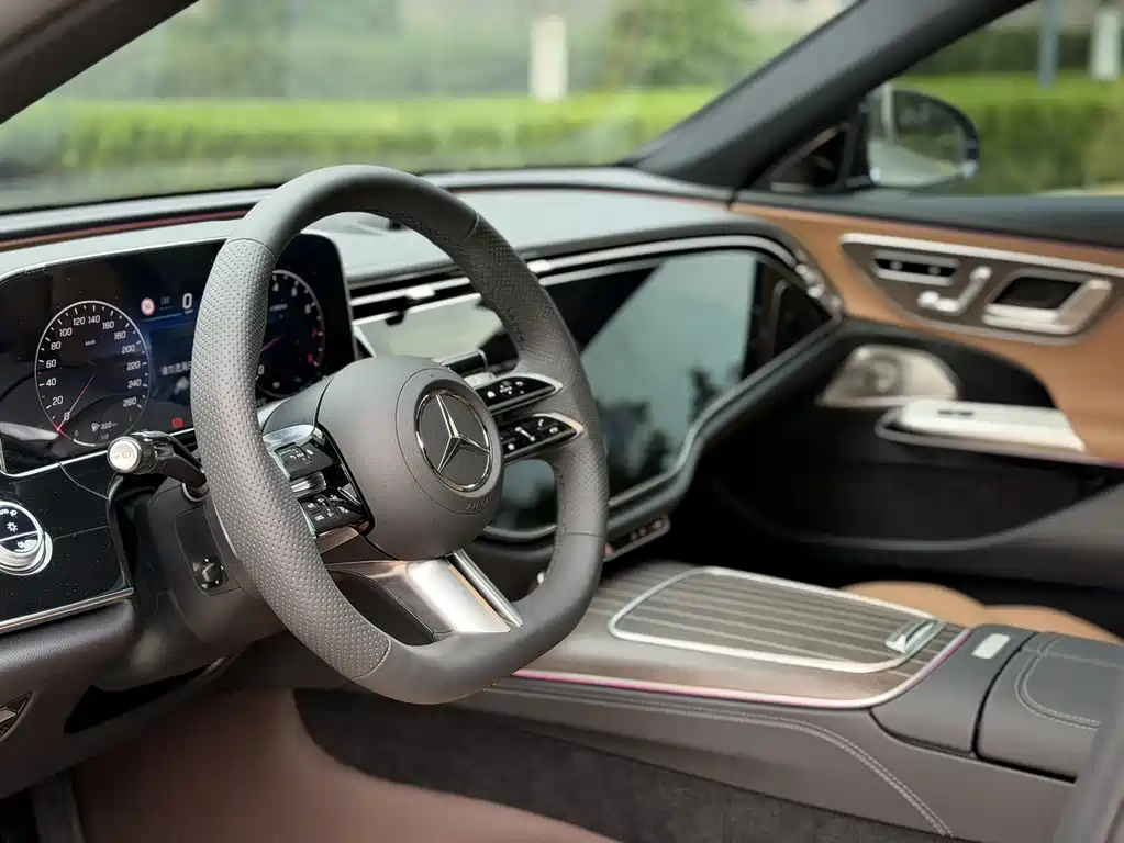 Mercedes-Benz E-Class — миниатюра 6