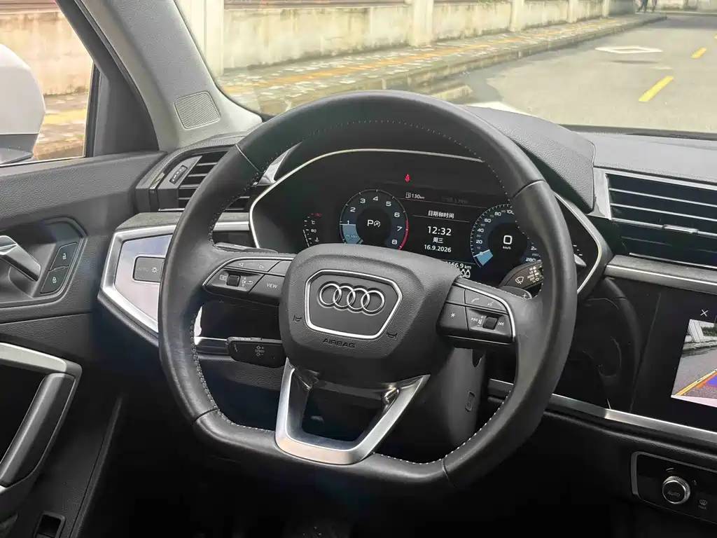 Audi Q3 — миниатюра 11