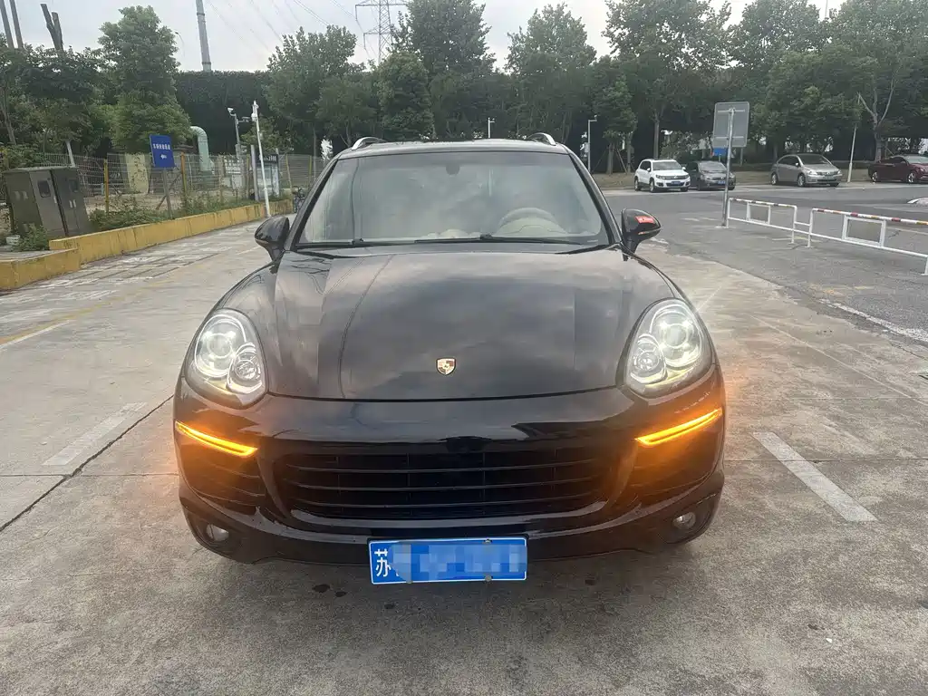 Porsche Cayenne — миниатюра 2