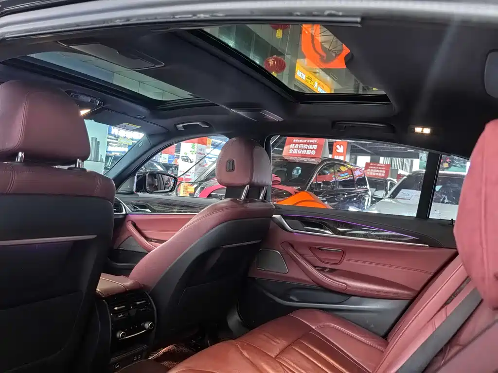 BMW 5 Series — миниатюра 13