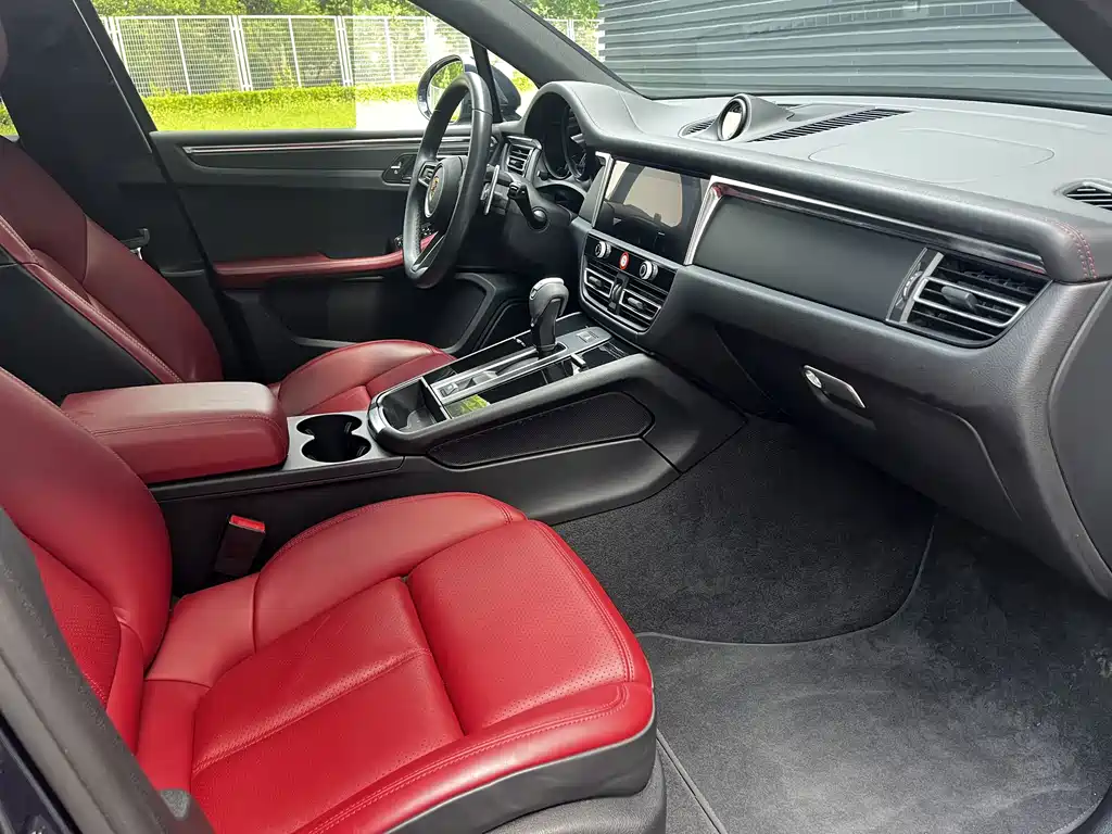 Porsche Macan — миниатюра 12