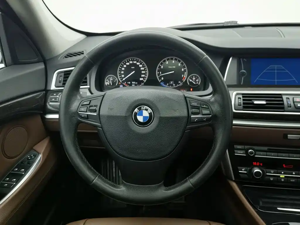 BMW 5 Series GT — миниатюра 11