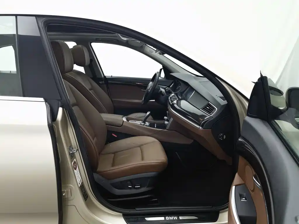 BMW 5 Series GT — миниатюра 23