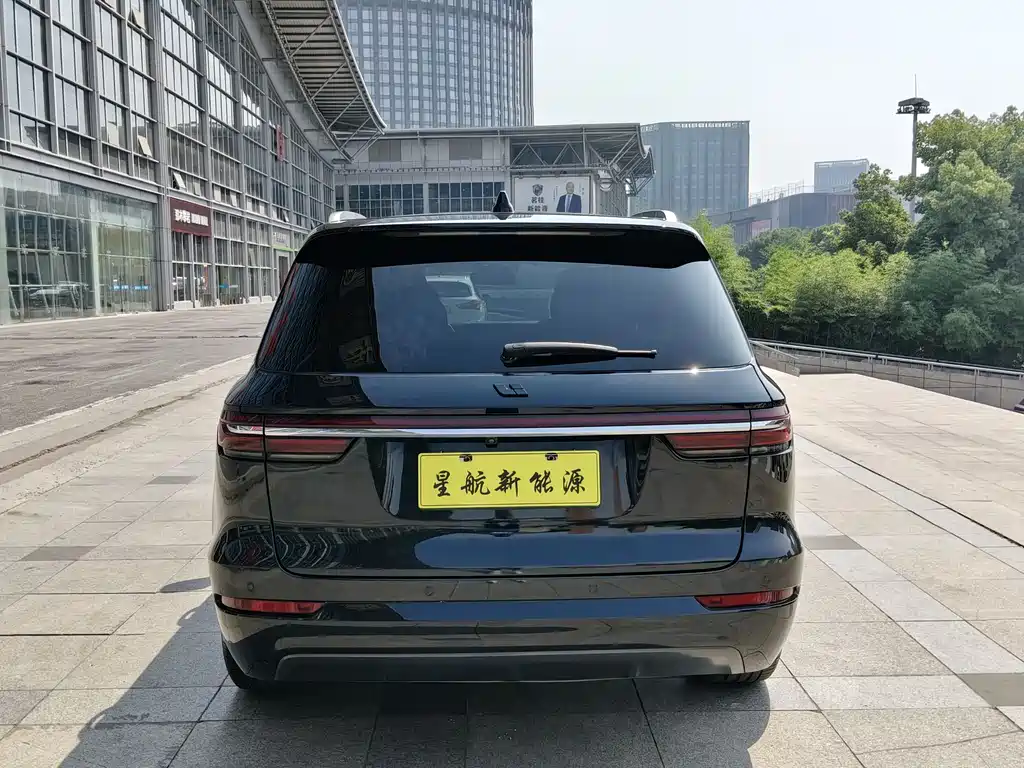 Li Auto ONE 2021 6 мест