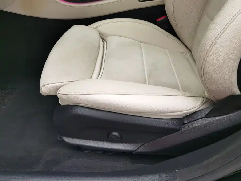 Mercedes-Benz E-Class — миниатюра 20