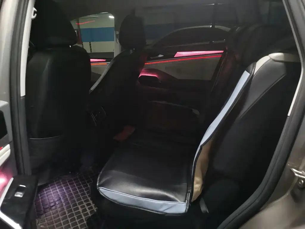 Volkswagen ID.6 Crozz — миниатюра 3