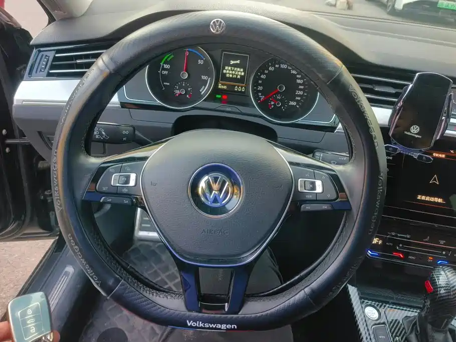 Volkswagen Magotan PHEV — миниатюра 15