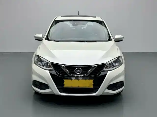 Nissan Tiida — миниатюра 2