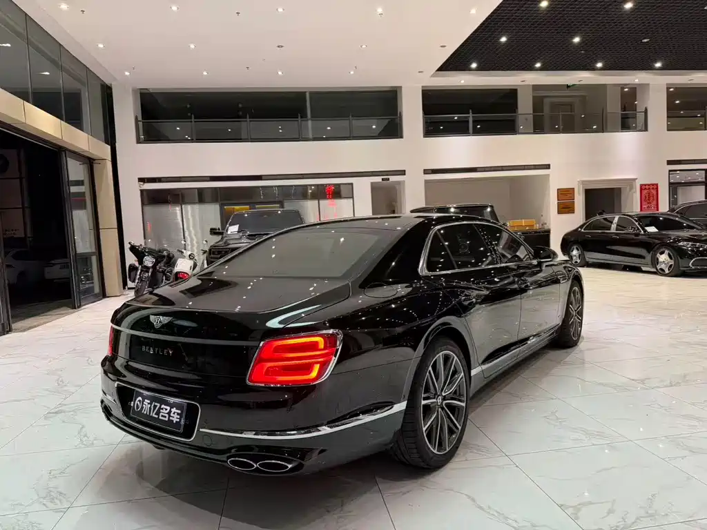 Bentley Flying Spur — миниатюра 9