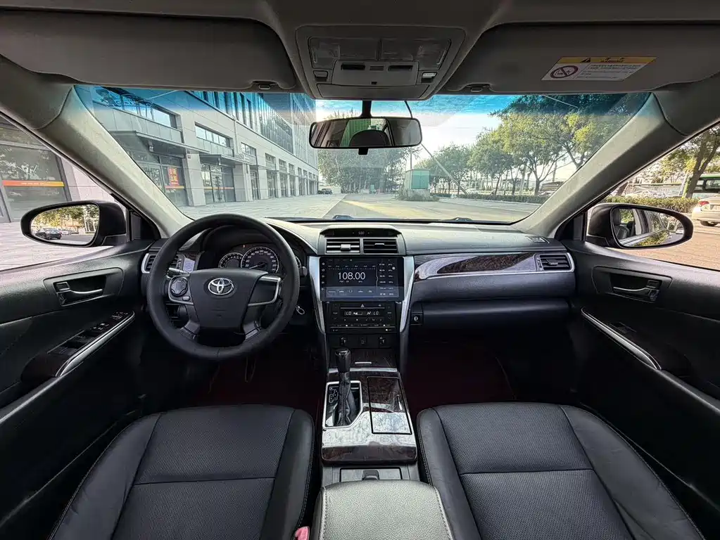 Toyota Camry — миниатюра 7