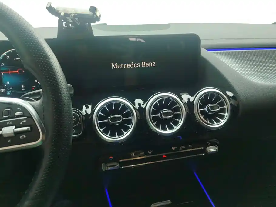 Mercedes-Benz GLA — миниатюра 13