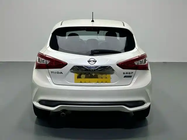 Nissan Tiida — миниатюра 14