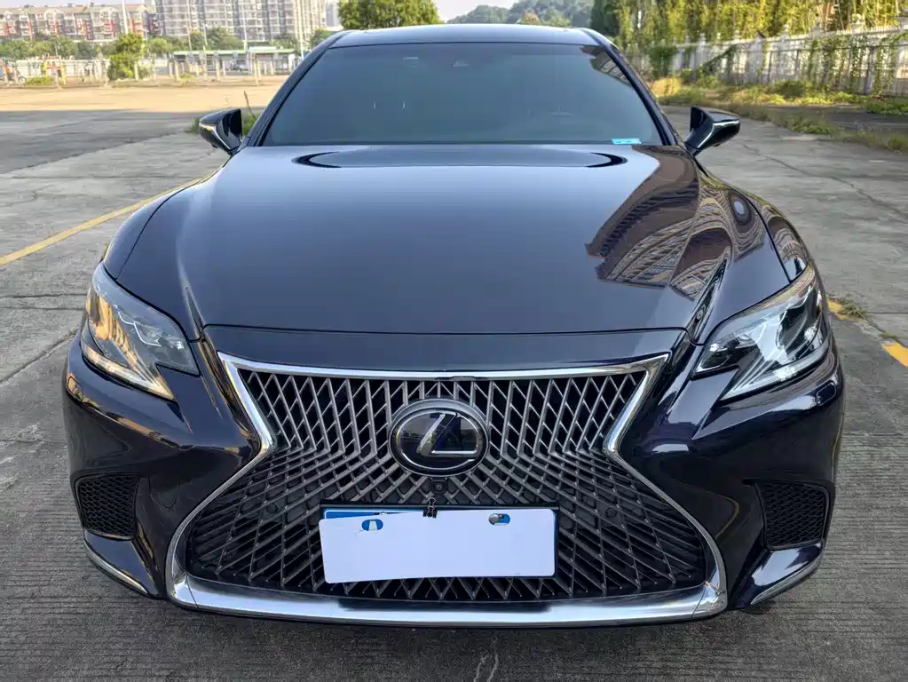 Lexus LS — миниатюра 2