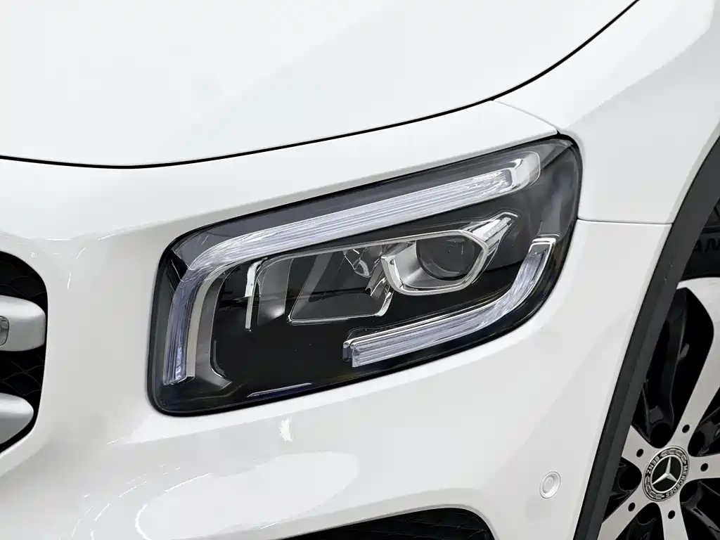 Mercedes-Benz GLB — миниатюра 5