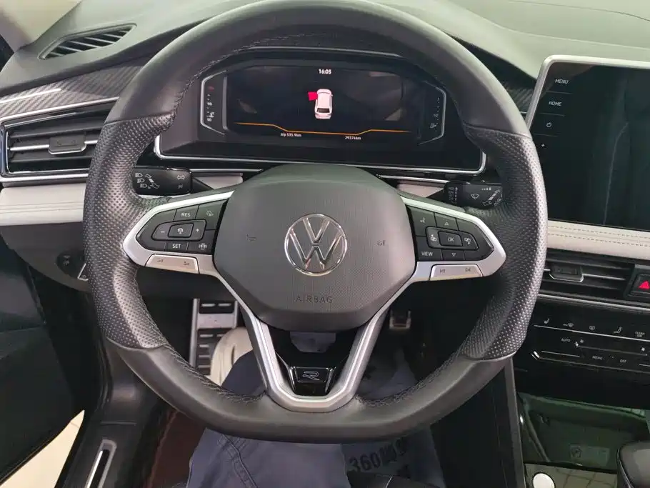 Volkswagen Tiguan L — миниатюра 15