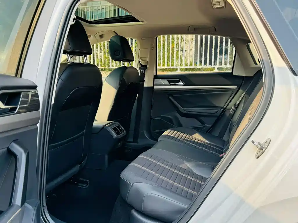 Volkswagen Lavida — миниатюра 6