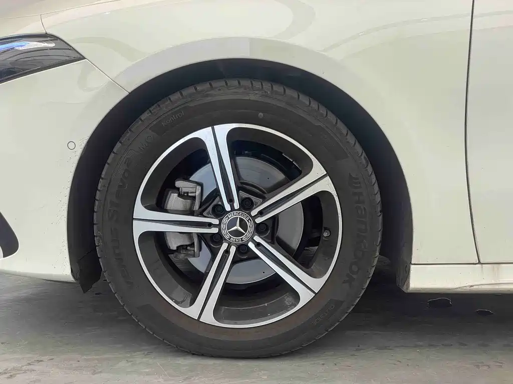 Mercedes-Benz A-Class A 2024 A 200 L Fashion