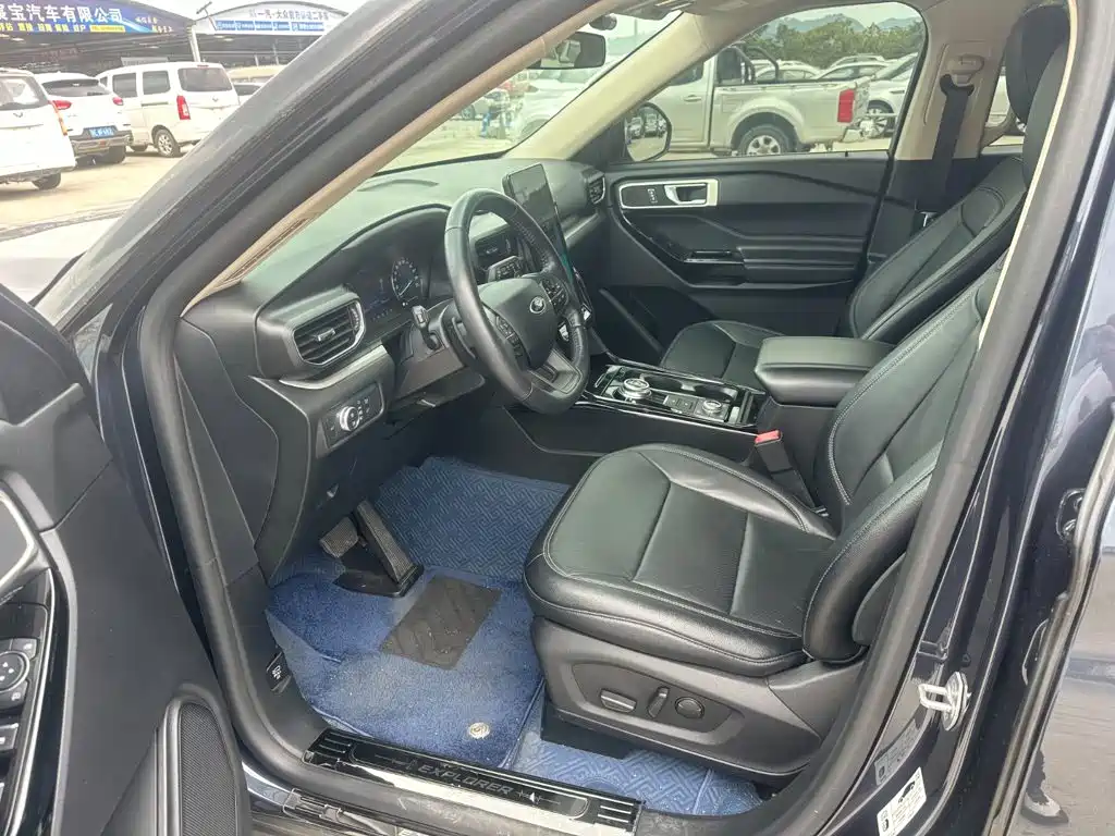 Ford Explorer — миниатюра 8