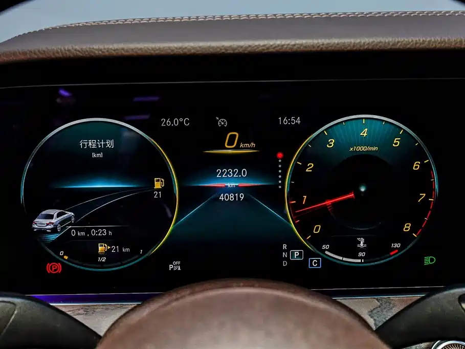 Mercedes-Benz E-Class — миниатюра 13