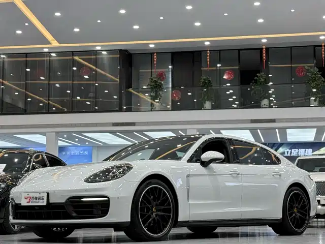PORSCHE PANAMERA 2022