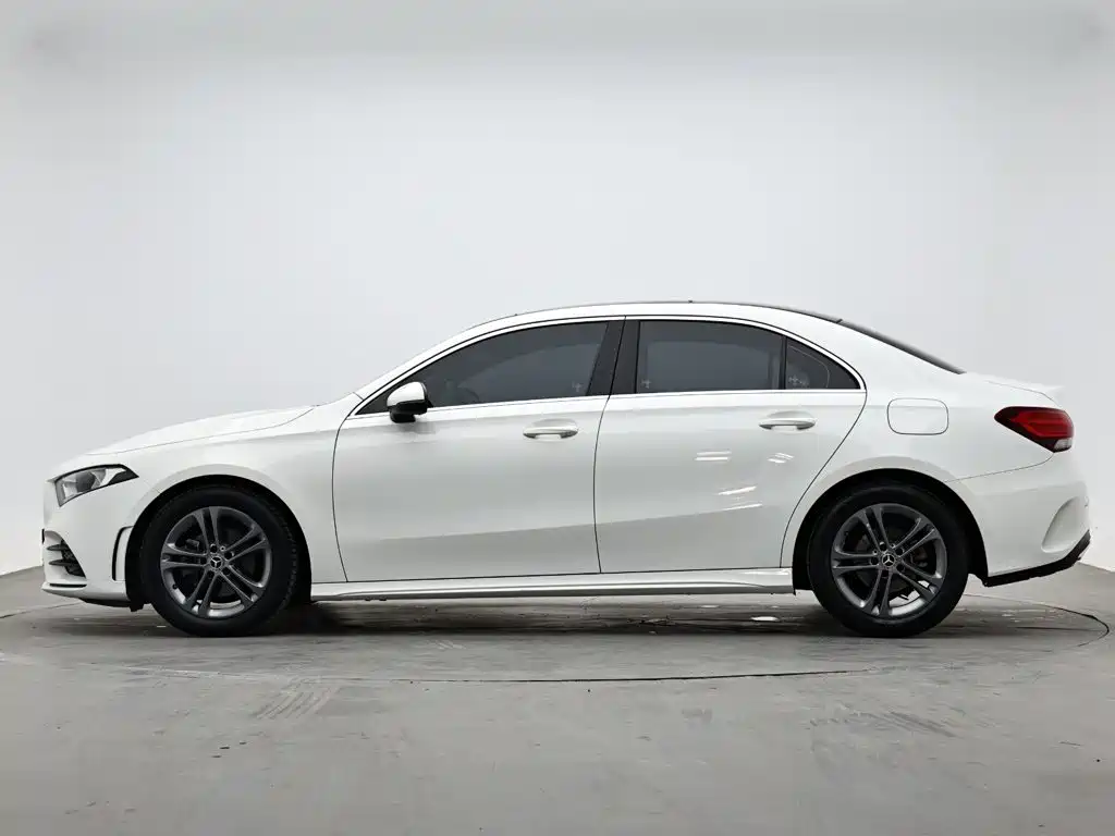 Mercedes-Benz A-Class — миниатюра 6