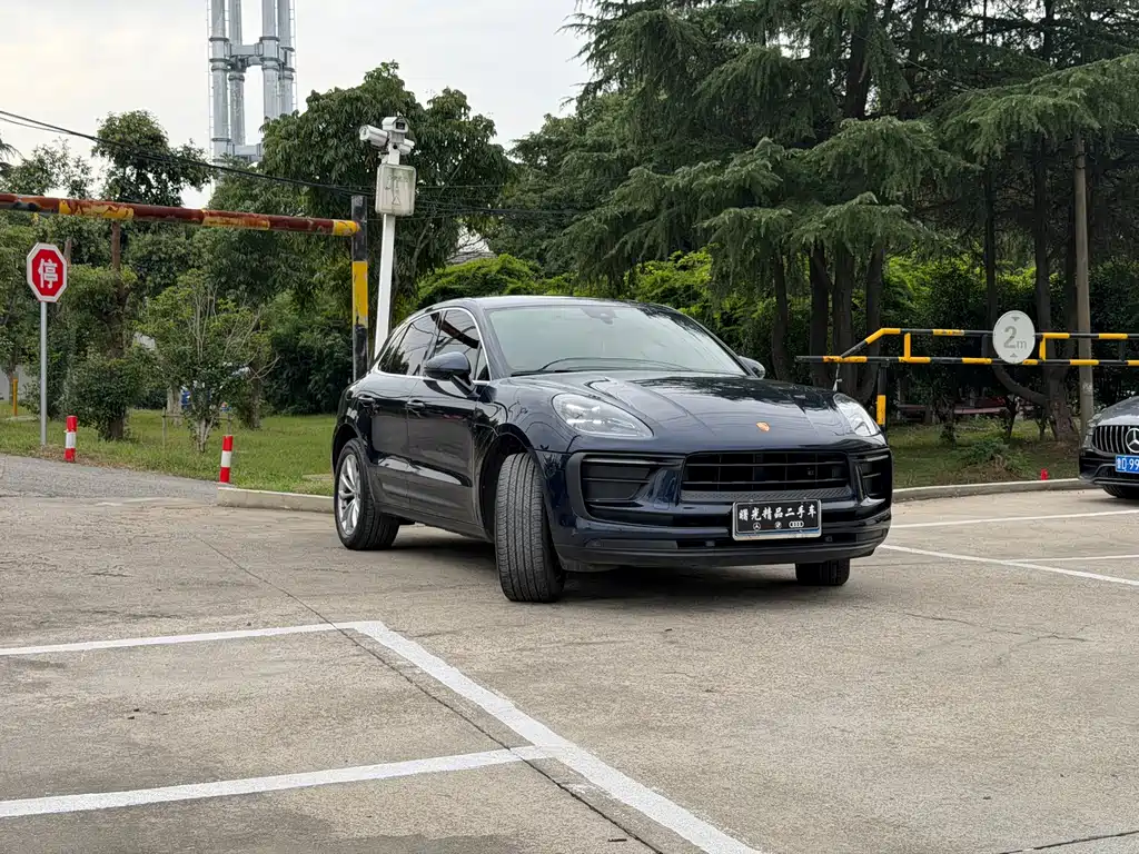 Porsche Macan — миниатюра 4