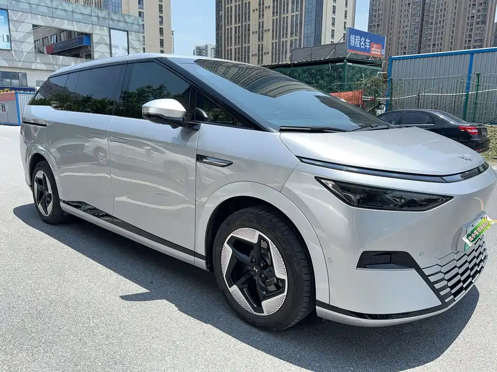 XPeng X9 — миниатюра 3