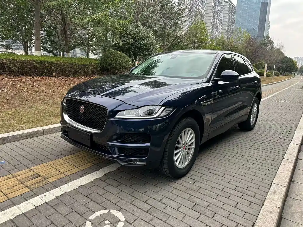 Jaguar F-PACE 2019