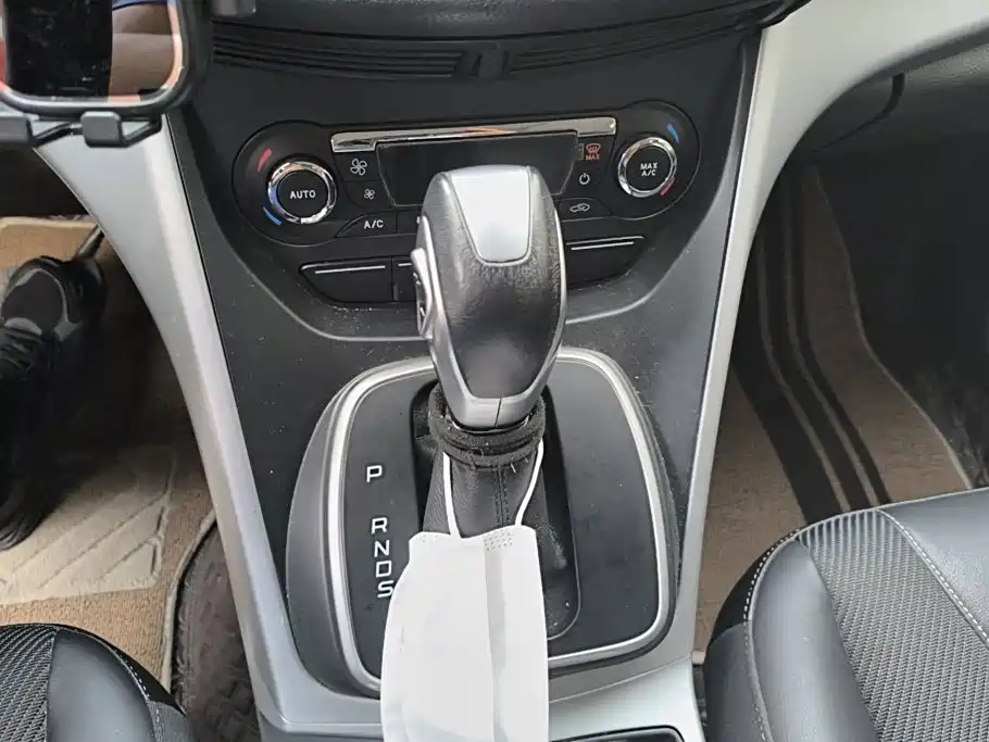 Ford Kuga — миниатюра 16