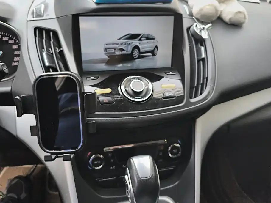 Ford Kuga — миниатюра 13