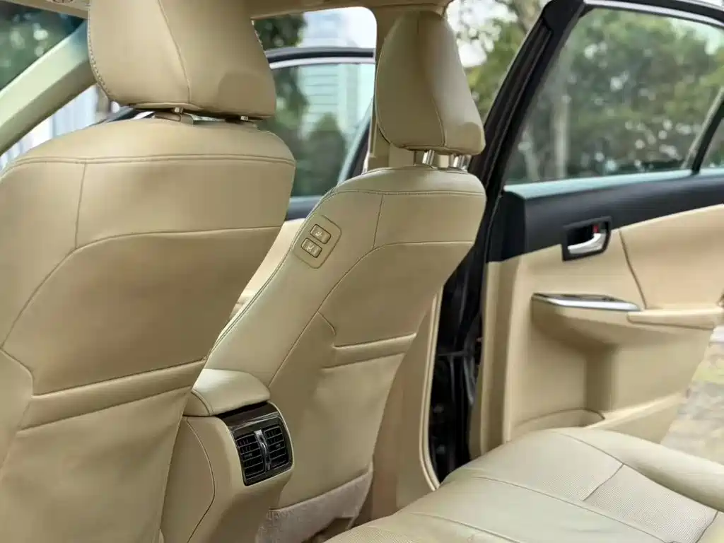 Toyota Camry 2015 2.5G Luxury