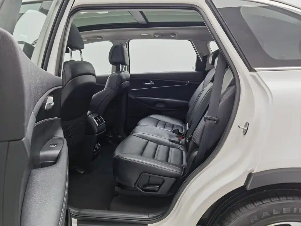 Kia Sorento — миниатюра 15